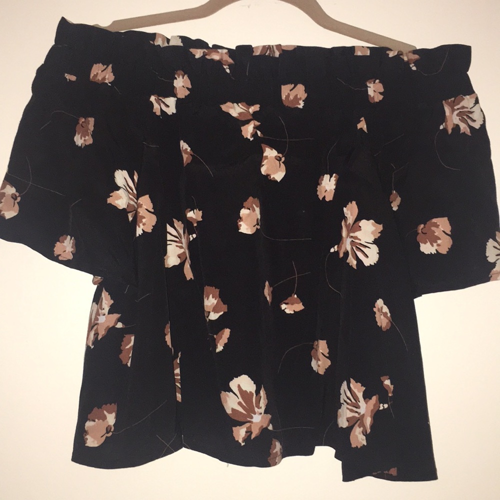 BP Off the Shoulder Flower Crop Top